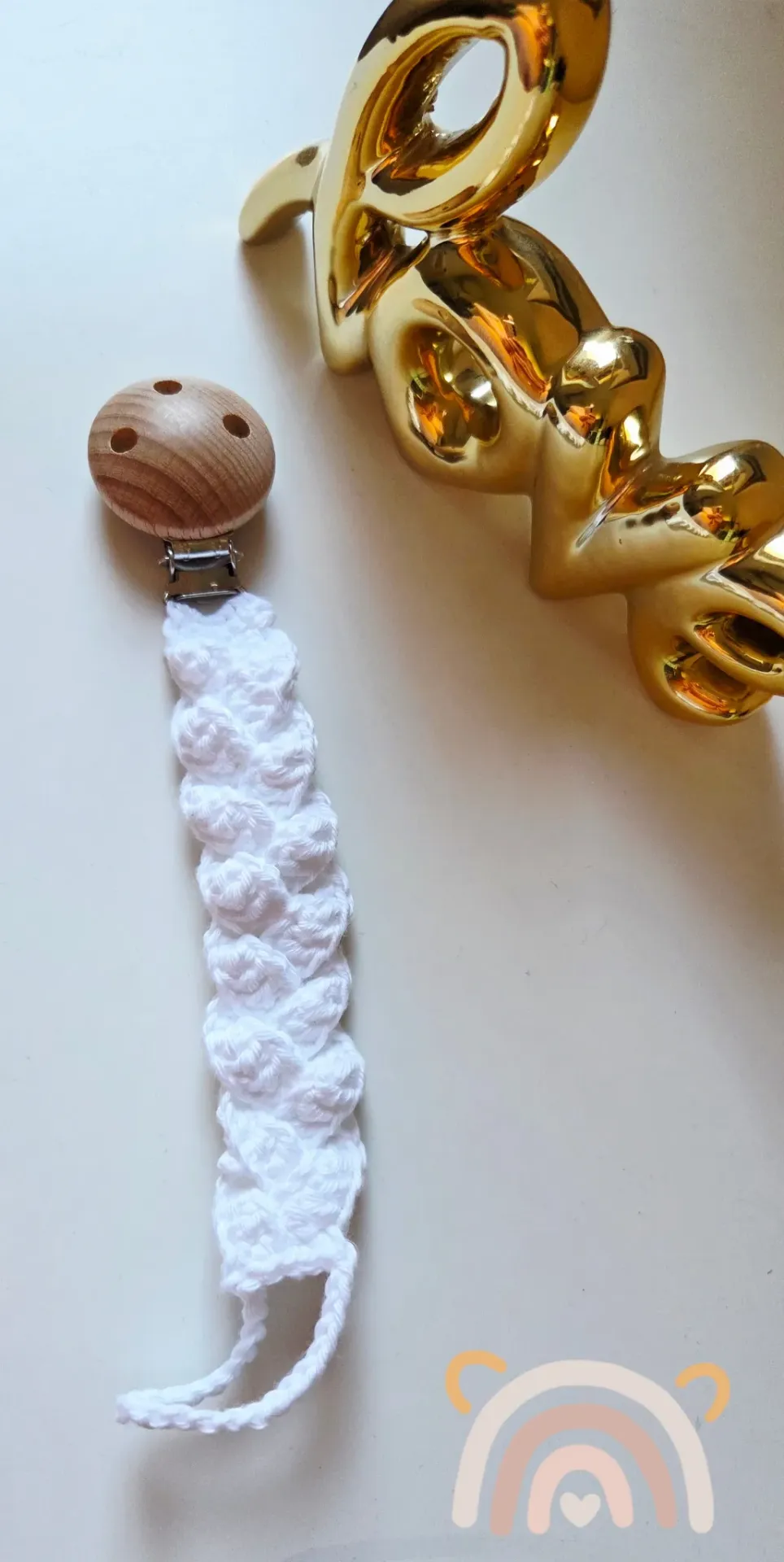 Attache tétine en crochet blanche